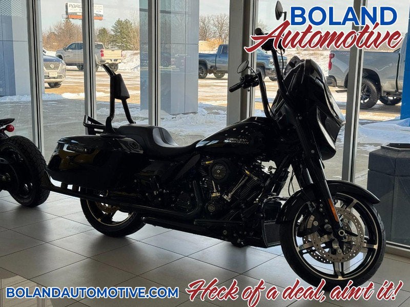 2024 HARLEY DAVIDSON STREET GLIDE Base