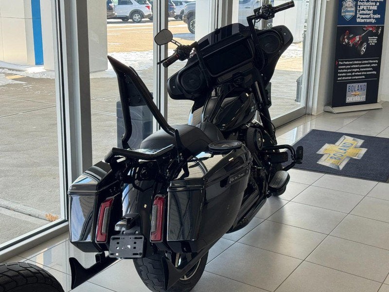 2024 HARLEY DAVIDSON STREET GLIDE Base