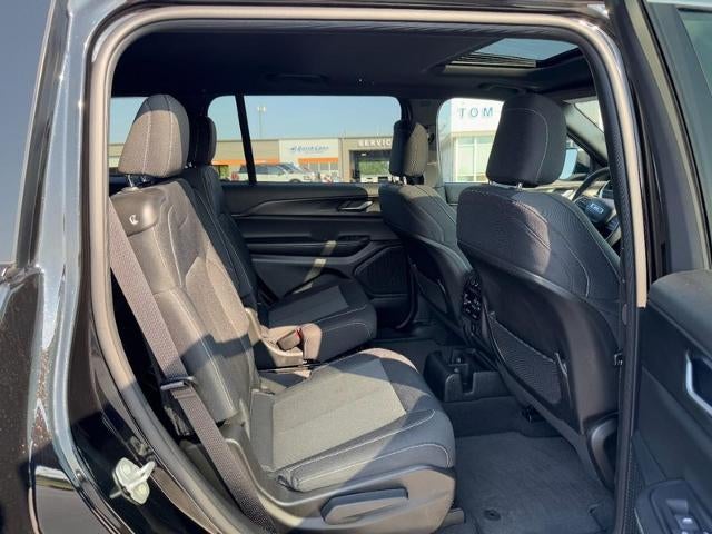 2024 Jeep Grand Cherokee L Laredo X 4x4