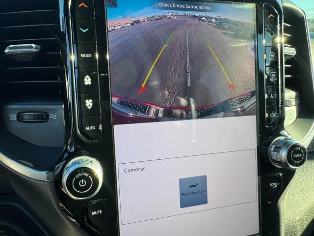 2025 RAM 1500 Big Horn 4x4 Crew Cab Box