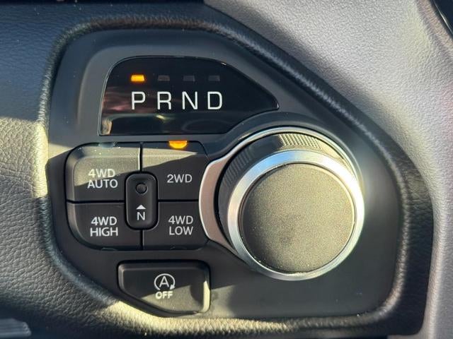 2025 RAM 1500 Big Horn 4x4 Crew Cab Box