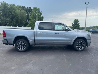 2025 RAM 1500 Laramie 4x4 Crew Cab Box
