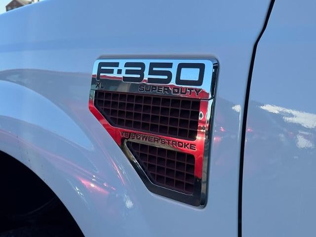 2008 Ford Super Duty F-350 DRW 4WD Reg Cab CA XL