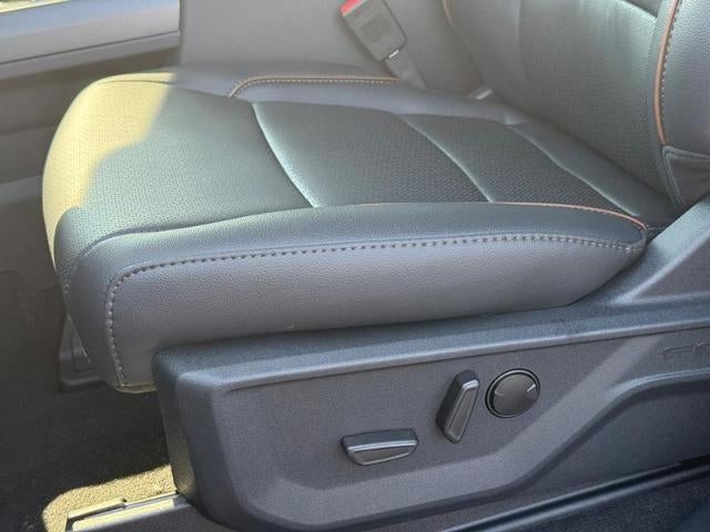 2025 Ford Super Duty F-350 SRW F-350® Lariat®