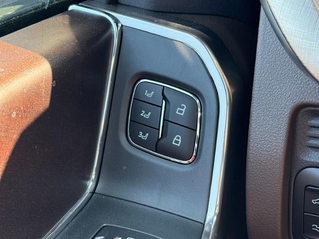 2026 Ford Super Duty F-350 SRW F-350® King Ranch®