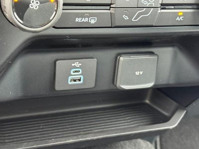 2027 Ford Super Duty F-350 DRW F-350® XLT