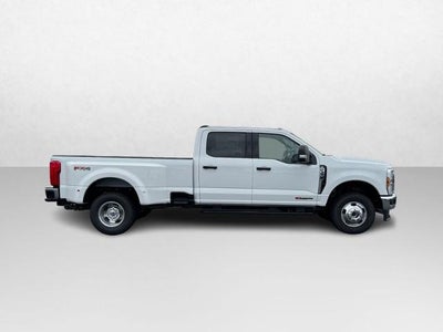 2027 Ford Super Duty F-350 DRW F-350® XLT