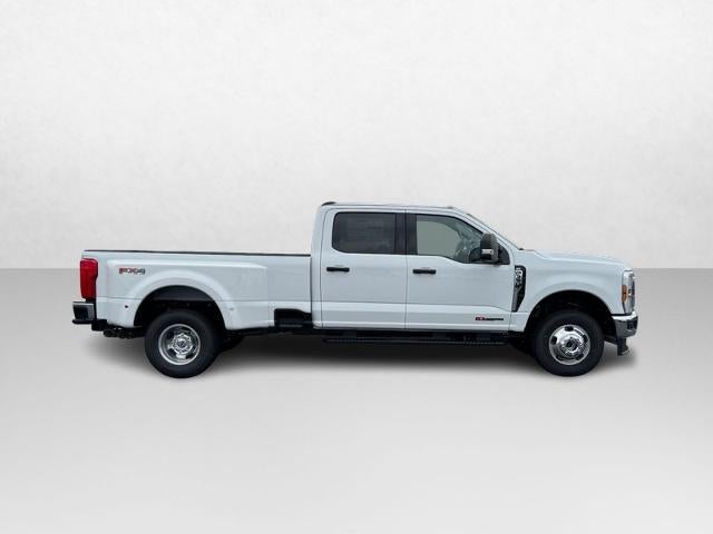 2027 Ford Super Duty F-350 DRW F-350® XLT