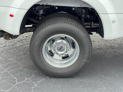 2027 Ford Super Duty F-350 DRW F-350® XLT