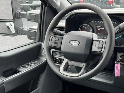 2027 Ford Super Duty F-350 DRW F-350® XLT