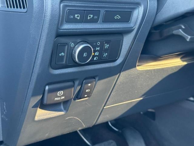 2022 Ford F-150 LARIAT 4WD SuperCrew 5.Box