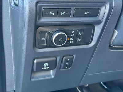 2022 Ford F-150 LARIAT 4WD SuperCrew 5.Box