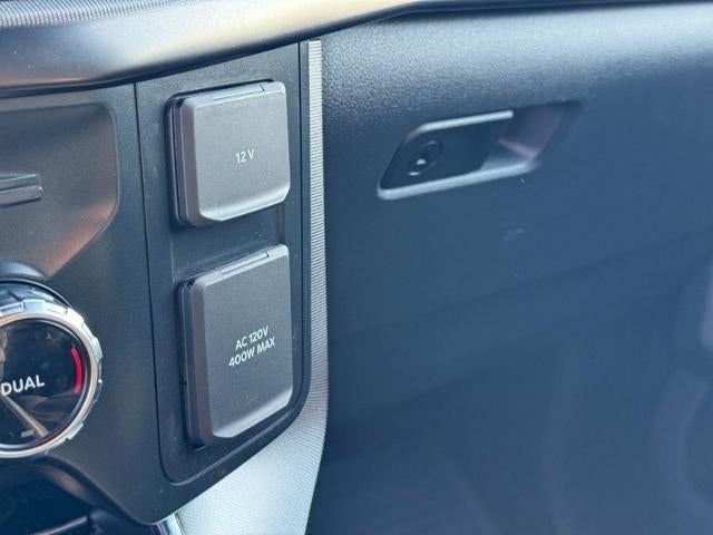 2022 Ford F-150 LARIAT 4WD SuperCrew 5.Box