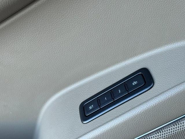 2019 Chevrolet Suburban 4WD 4dr 1500 LT