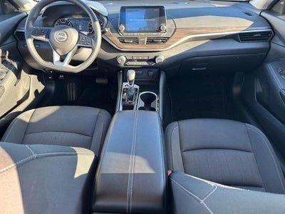 2024 Nissan Altima 2.5 SV Sedan