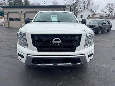 2024 Nissan Titan 4x4 Crew Cab SV