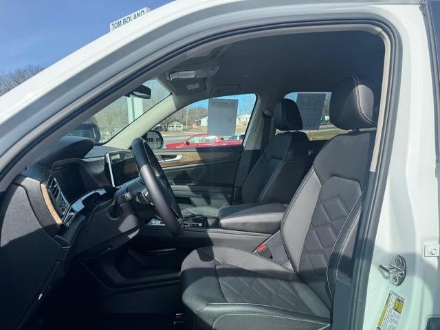 2025 Volkswagen Atlas 2.0T SE w/Technology 4MOTION