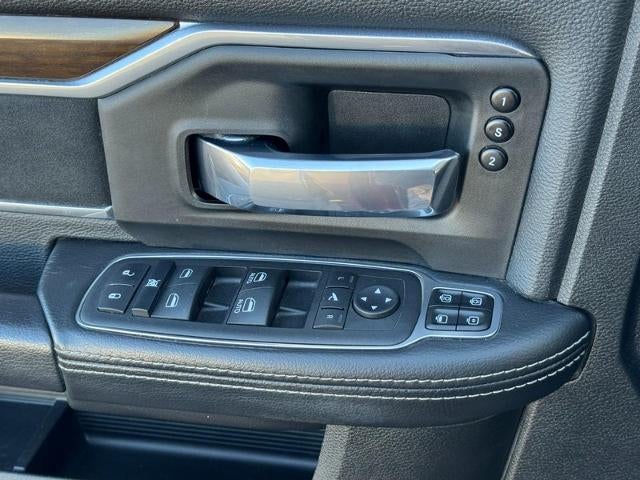 2024 RAM 3500 Laramie 4x4 Crew Cab Box