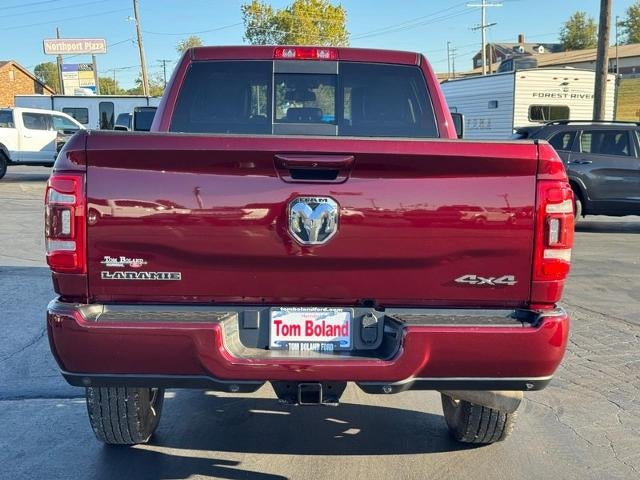 2024 RAM 3500 Laramie 4x4 Crew Cab Box