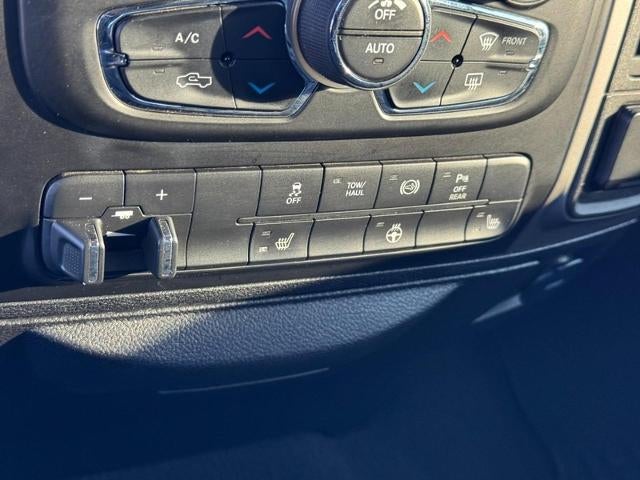 2016 RAM 2500 4WD Mega Cab 160.Big Horn