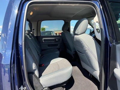 2017 RAM 1500 Big Horn 4x4 Crew Cab Box