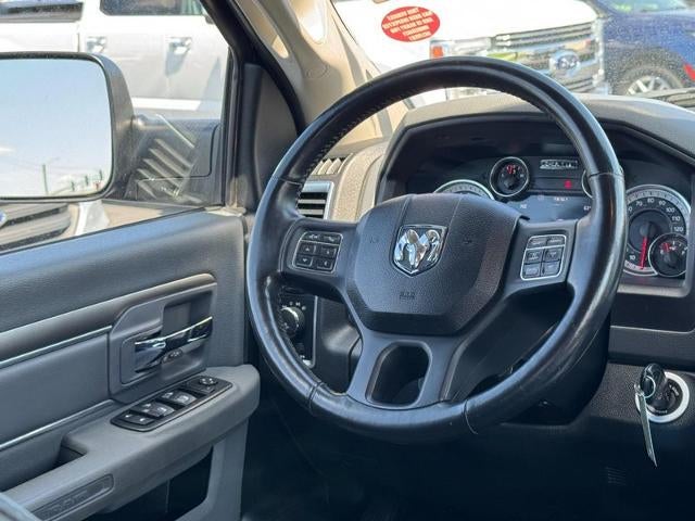 2017 RAM 1500 Big Horn 4x4 Crew Cab Box