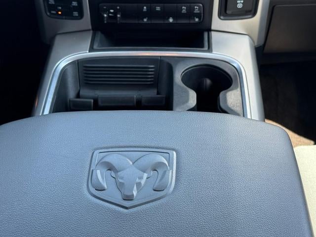 2017 RAM 1500 Big Horn 4x4 Crew Cab Box