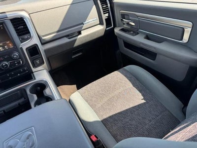 2017 RAM 1500 Big Horn 4x4 Crew Cab Box