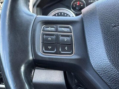 2017 RAM 1500 Big Horn 4x4 Crew Cab Box