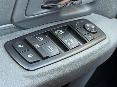 2017 RAM 1500 Big Horn 4x4 Crew Cab Box